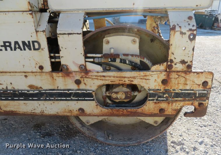 image for item FP9465 1988 Ingersoll Rand DD-35  double drum vibratory roller