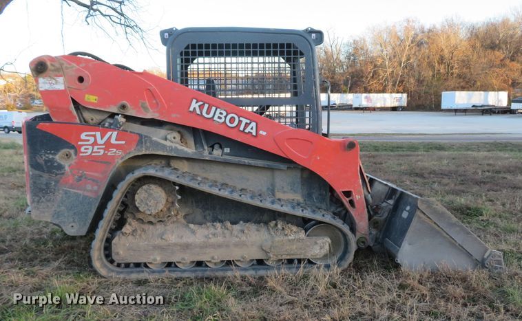 image for item FP9466 2016 Kubota SVL95-2S  tracked skid steer loader
