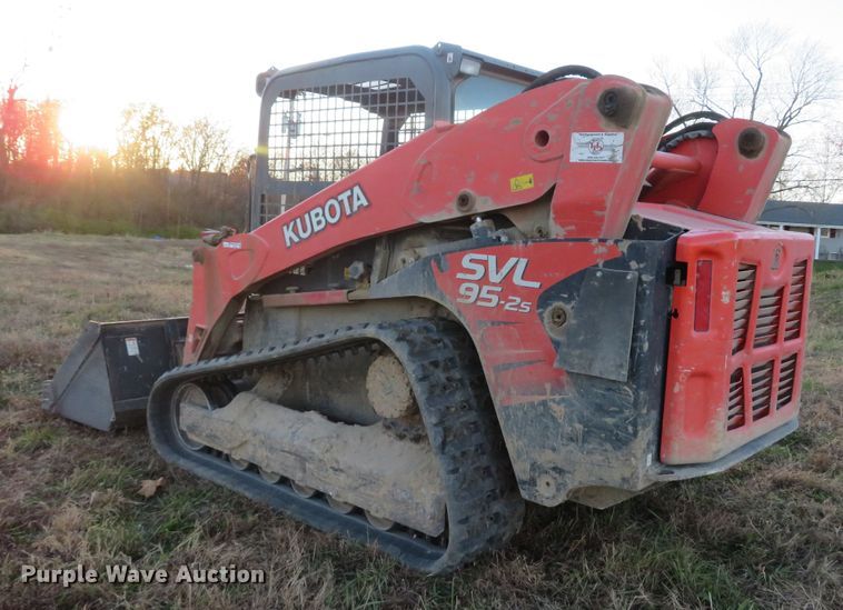 image for item FP9466 2016 Kubota SVL95-2S  tracked skid steer loader