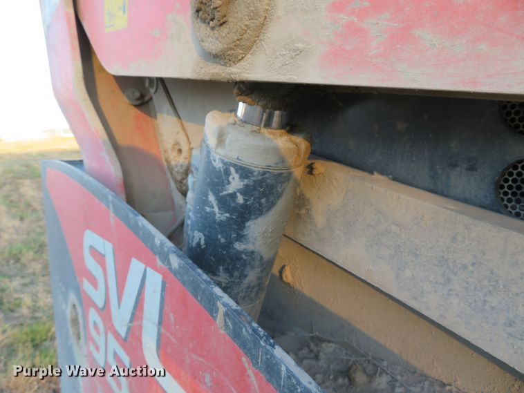 image for item FP9466 2016 Kubota SVL95-2S  tracked skid steer loader