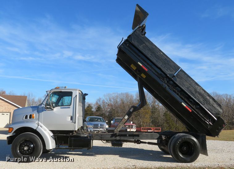 image for item FP9484 1997 Ford L8000  dump truck