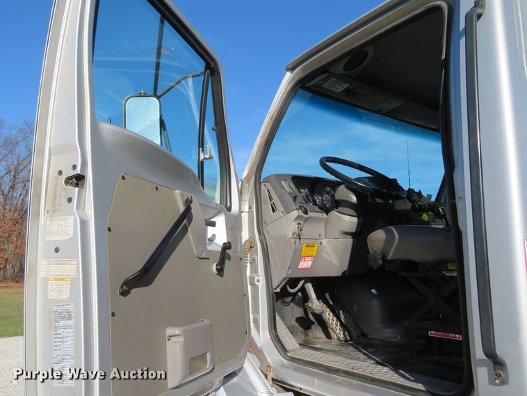 image for item FP9484 1997 Ford L8000  dump truck