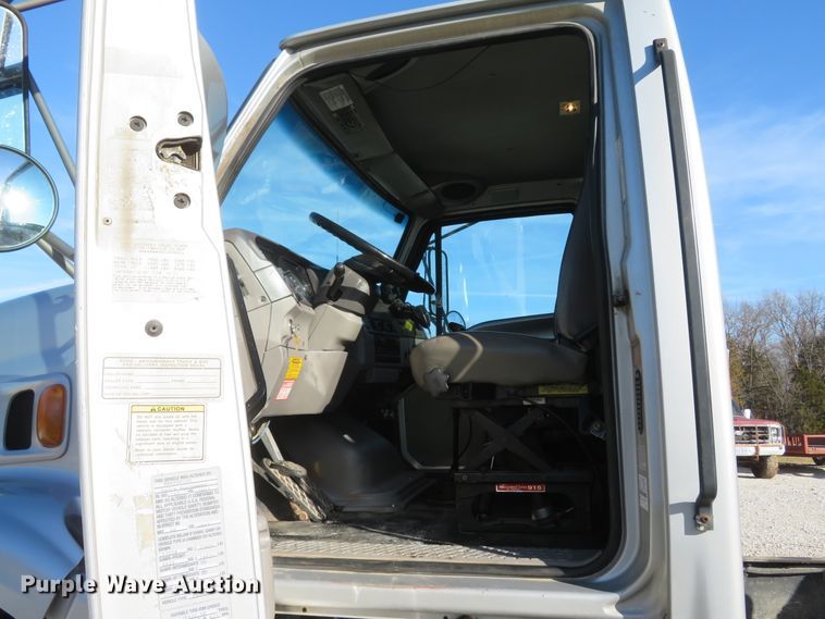 image for item FP9484 1997 Ford L8000  dump truck