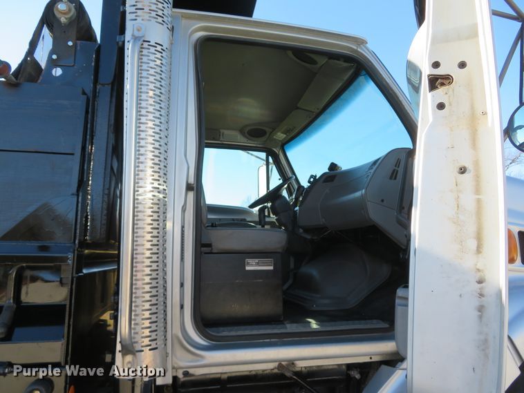 image for item FP9484 1997 Ford L8000  dump truck