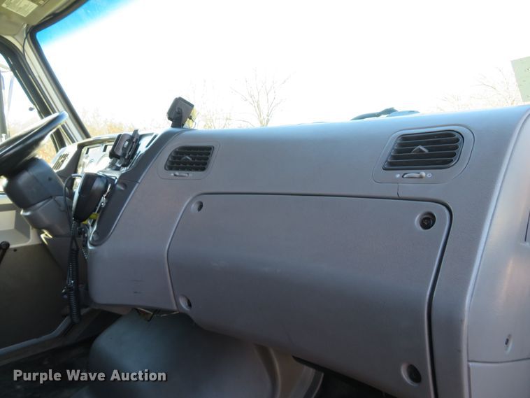 image for item FP9484 1997 Ford L8000  dump truck