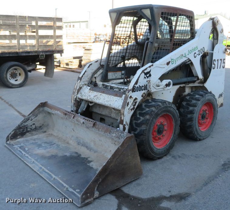 image for item FP9489 2001 Bobcat S175  skid steer loader