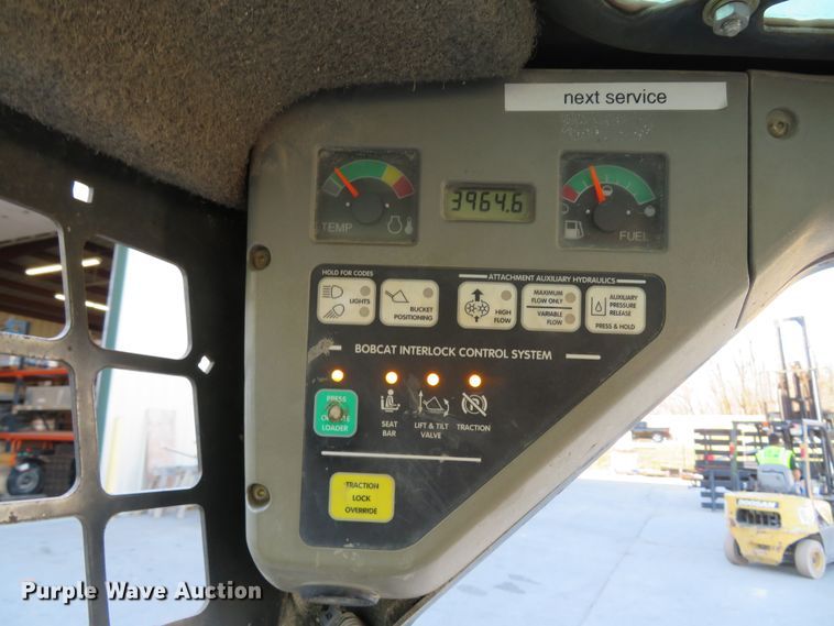 image for item FP9489 2001 Bobcat S175  skid steer loader