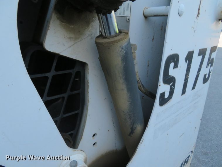 image for item FP9489 2001 Bobcat S175  skid steer loader