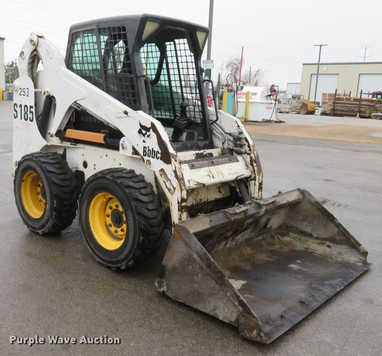 image for item FP9499 2002 Bobcat S185  skid steer loader