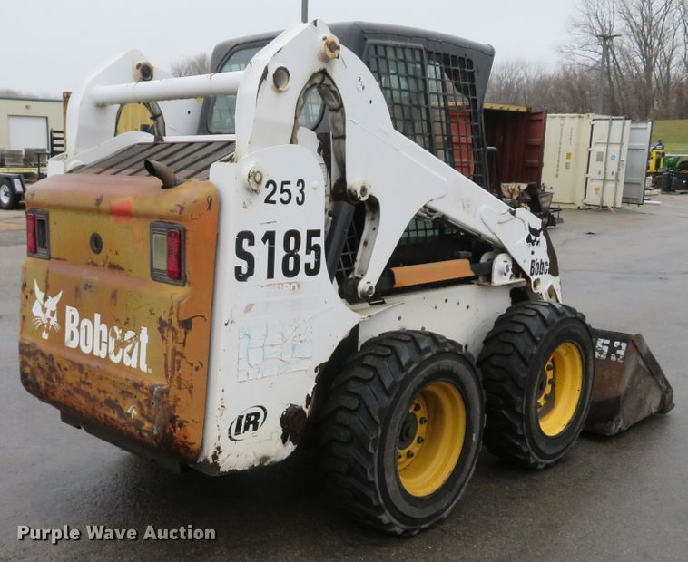 image for item FP9499 2002 Bobcat S185  skid steer loader