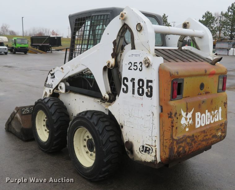 image for item FP9499 2002 Bobcat S185  skid steer loader