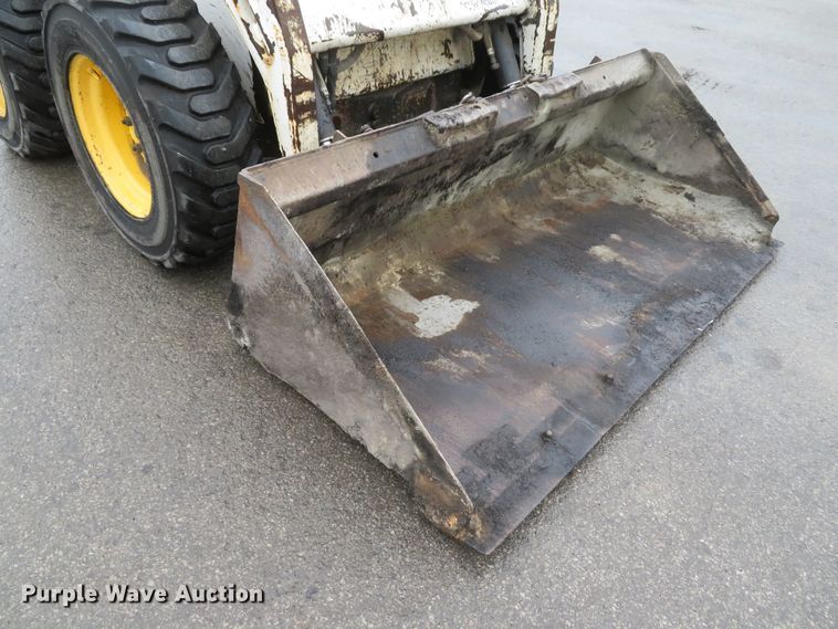 image for item FP9499 2002 Bobcat S185  skid steer loader