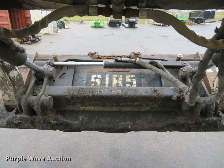 image for item FP9499 2002 Bobcat S185  skid steer loader