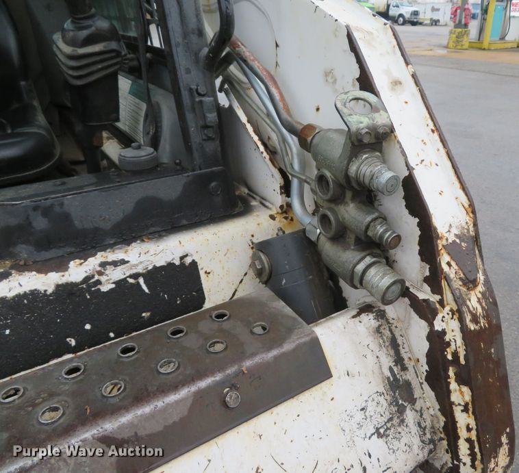 image for item FP9499 2002 Bobcat S185  skid steer loader