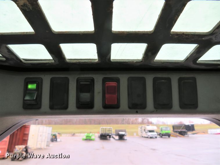 image for item FP9499 2002 Bobcat S185  skid steer loader