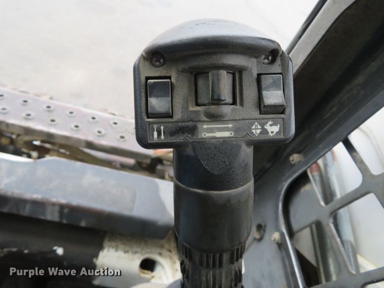 image for item FP9499 2002 Bobcat S185  skid steer loader