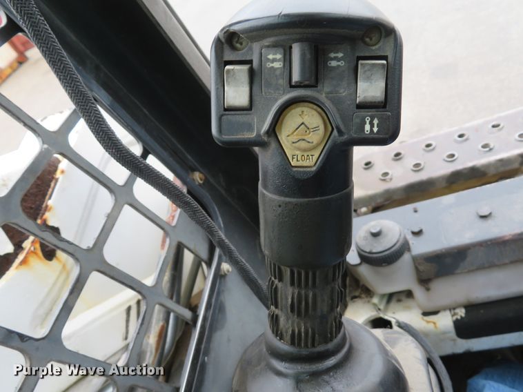 image for item FP9499 2002 Bobcat S185  skid steer loader