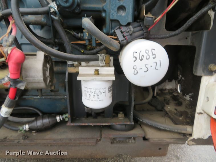 image for item FP9499 2002 Bobcat S185  skid steer loader