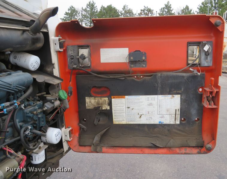 image for item FP9499 2002 Bobcat S185  skid steer loader