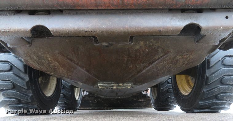 image for item FP9499 2002 Bobcat S185  skid steer loader