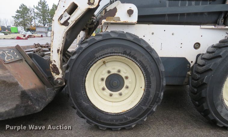 image for item FP9499 2002 Bobcat S185  skid steer loader