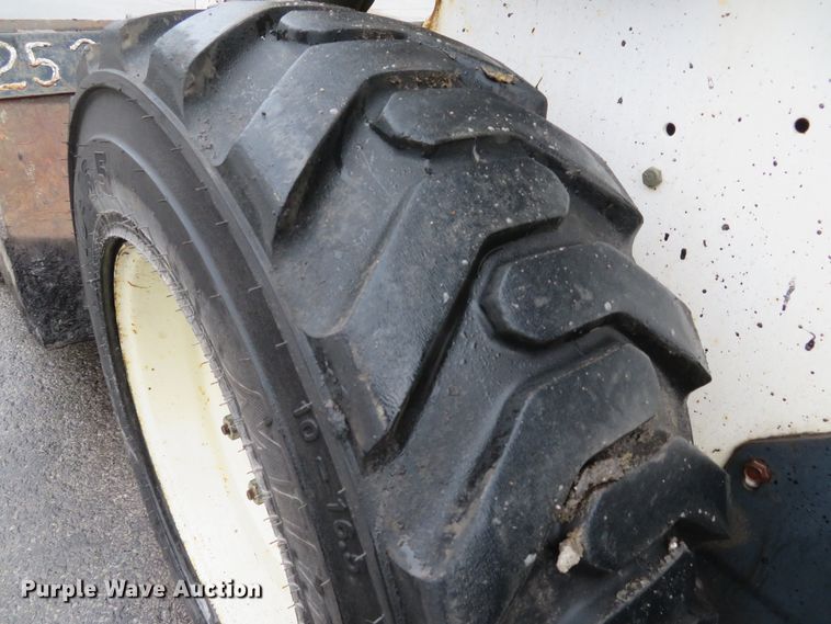 image for item FP9499 2002 Bobcat S185  skid steer loader