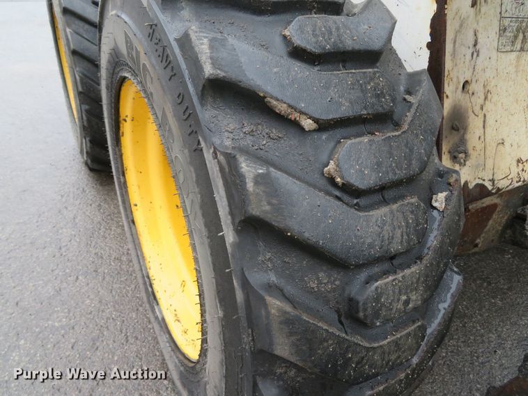 image for item FP9499 2002 Bobcat S185  skid steer loader