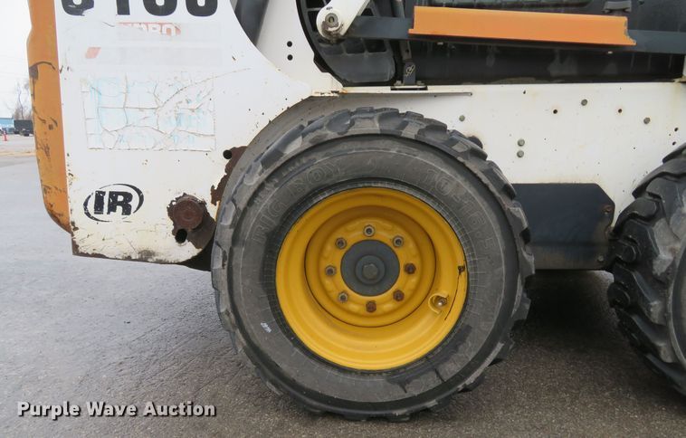 image for item FP9499 2002 Bobcat S185  skid steer loader