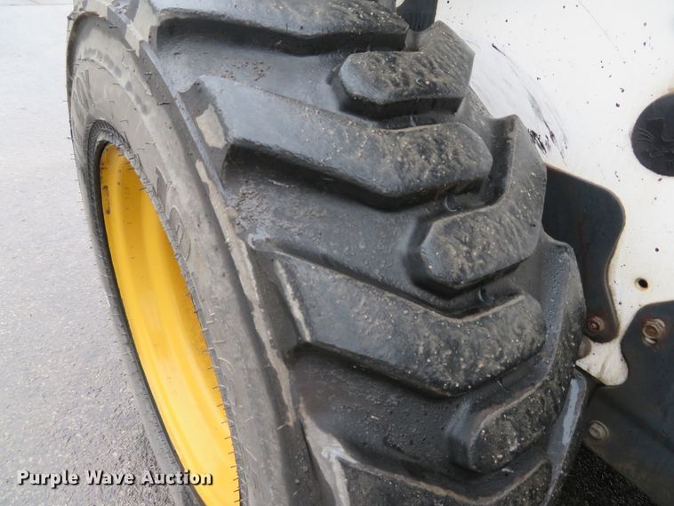 image for item FP9499 2002 Bobcat S185  skid steer loader