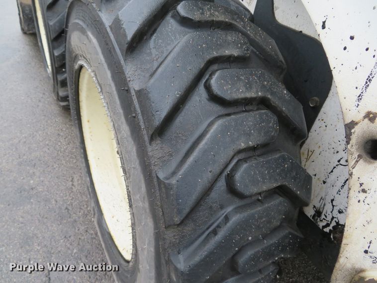 image for item FP9499 2002 Bobcat S185  skid steer loader