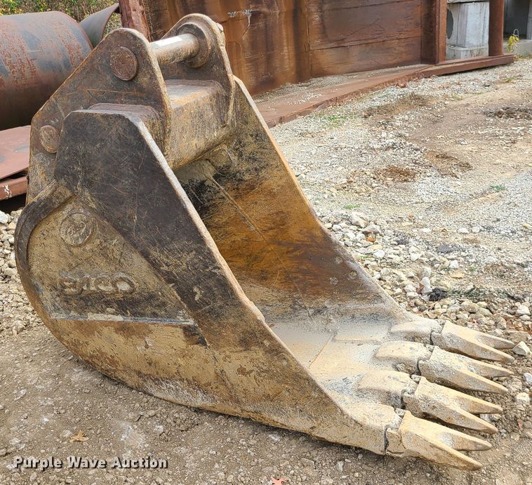 image for item GB9068 Esco  30"W excavator bucket