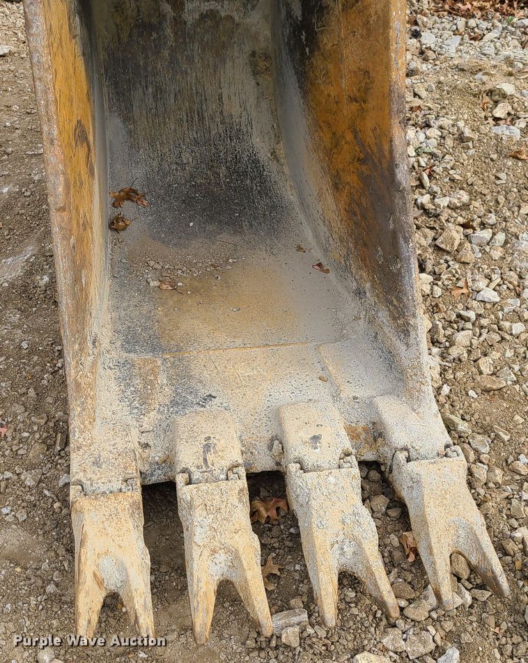 image for item GB9068 Esco  30"W excavator bucket