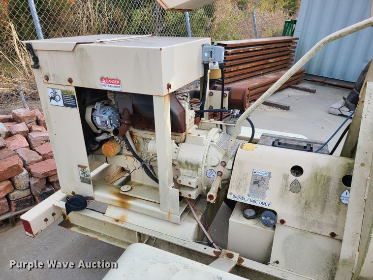 image for item GB9072 Finn B70-TD  straw blower