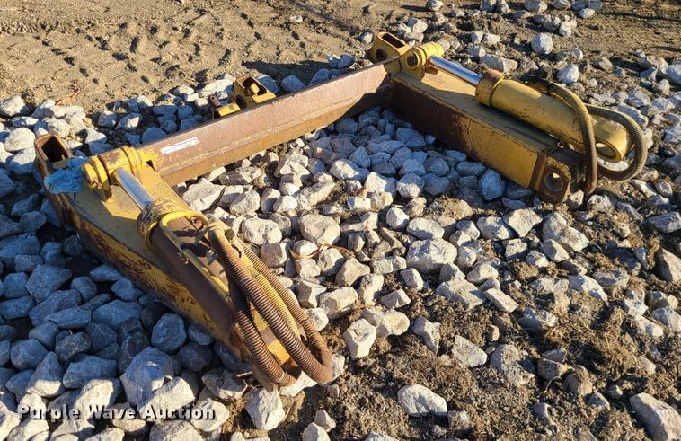 image for item GB9084 Caterpillar 963B  ripper