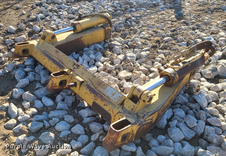 image for item GB9084 Caterpillar 963B  ripper