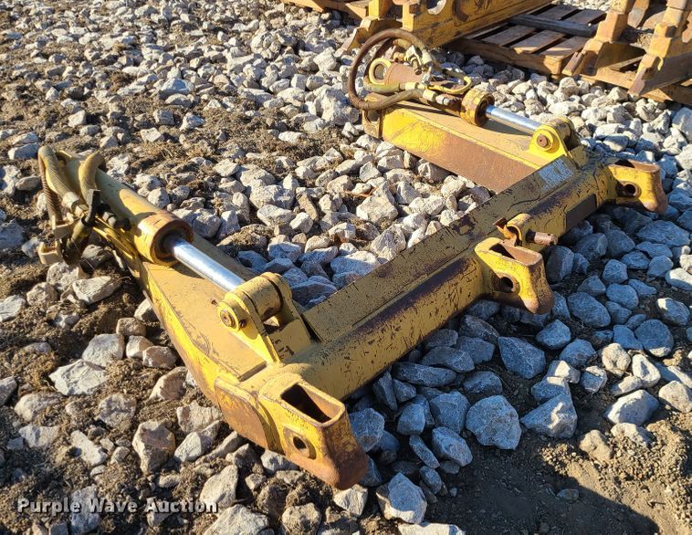 image for item GB9084 Caterpillar 963B  ripper