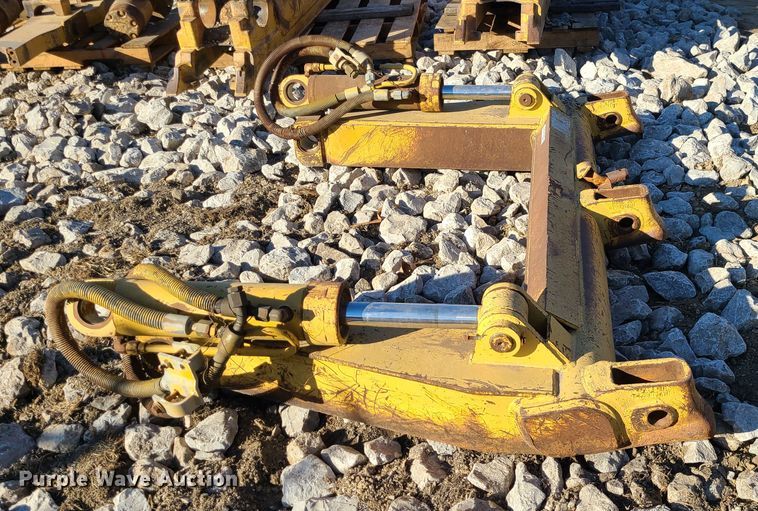 image for item GB9084 Caterpillar 963B  ripper