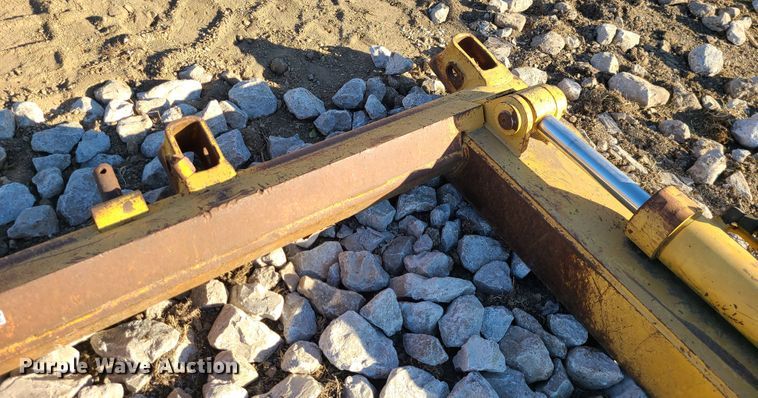 image for item GB9084 Caterpillar 963B  ripper