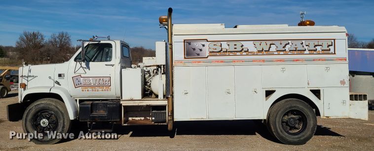 image for item GB9129 1990 GMC TopKick  utility / service truck