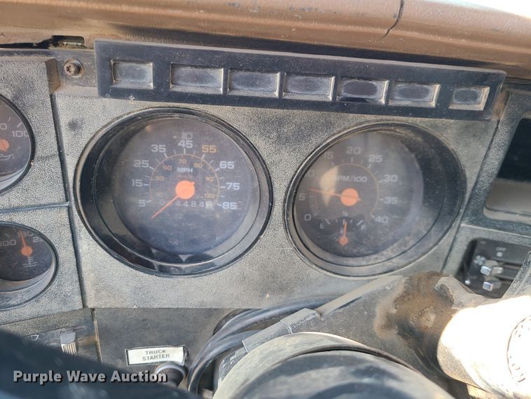 image for item GB9129 1990 GMC TopKick  utility / service truck