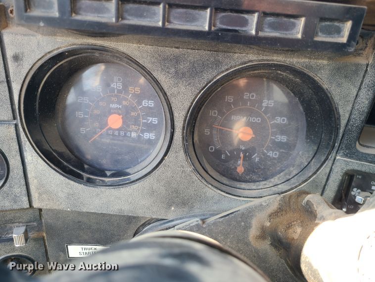 image for item GB9129 1990 GMC TopKick  utility / service truck