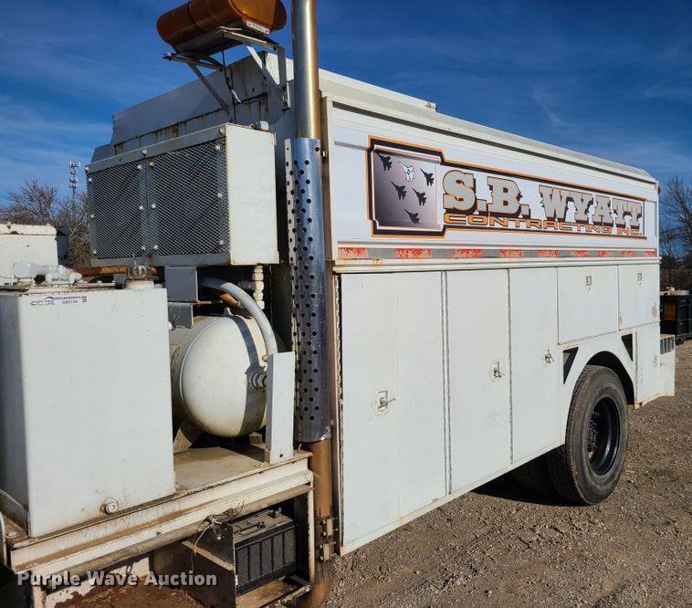 image for item GB9129 1990 GMC TopKick  utility / service truck