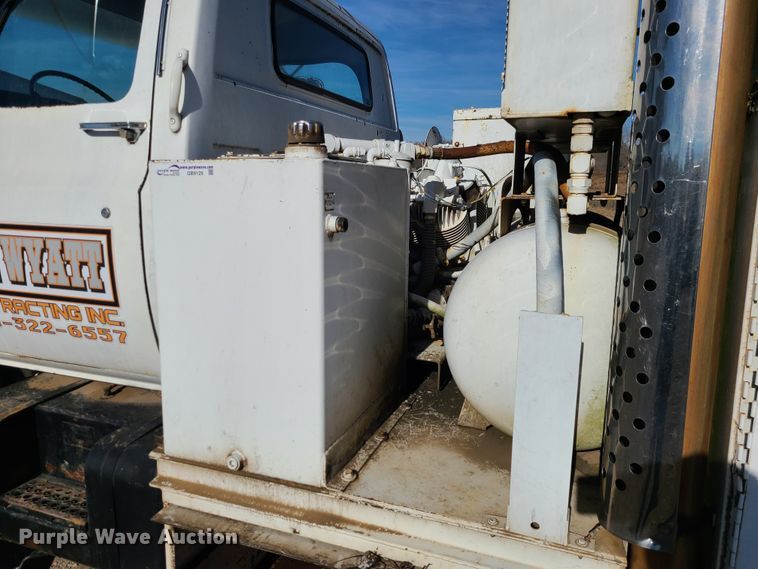 image for item GB9129 1990 GMC TopKick  utility / service truck