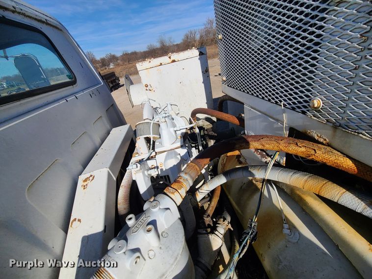 image for item GB9129 1990 GMC TopKick  utility / service truck