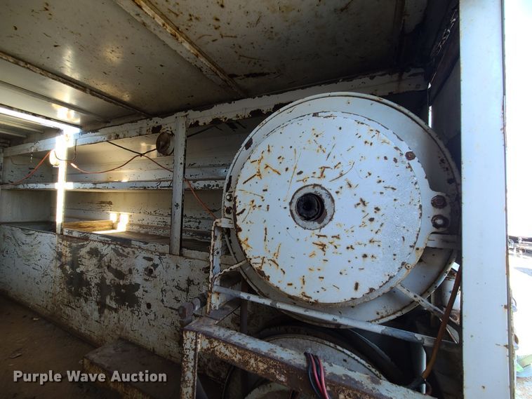 image for item GB9129 1990 GMC TopKick  utility / service truck