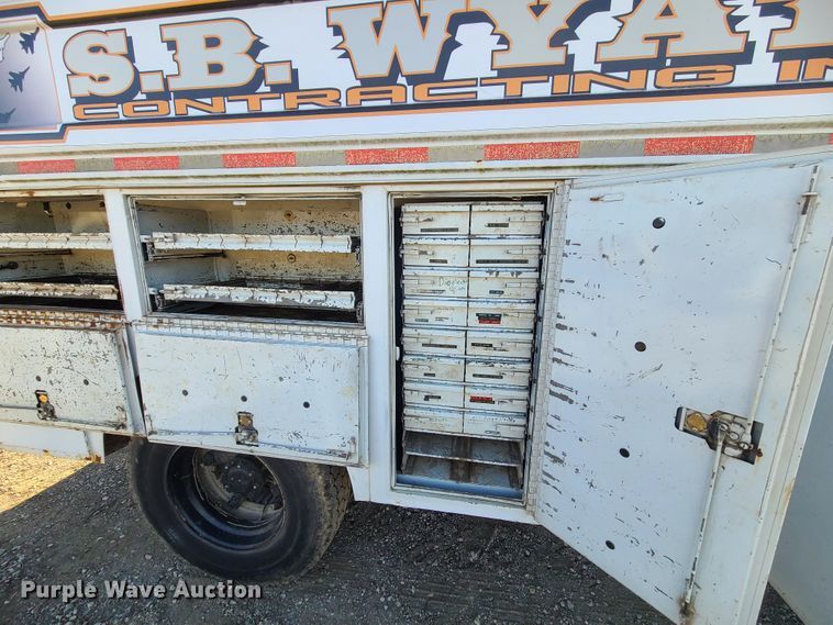 image for item GB9129 1990 GMC TopKick  utility / service truck