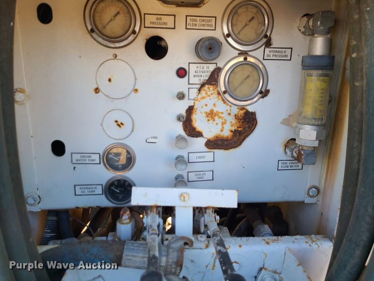 image for item GB9129 1990 GMC TopKick  utility / service truck