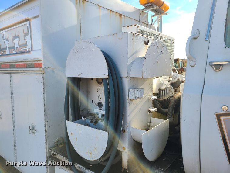 image for item GB9129 1990 GMC TopKick  utility / service truck