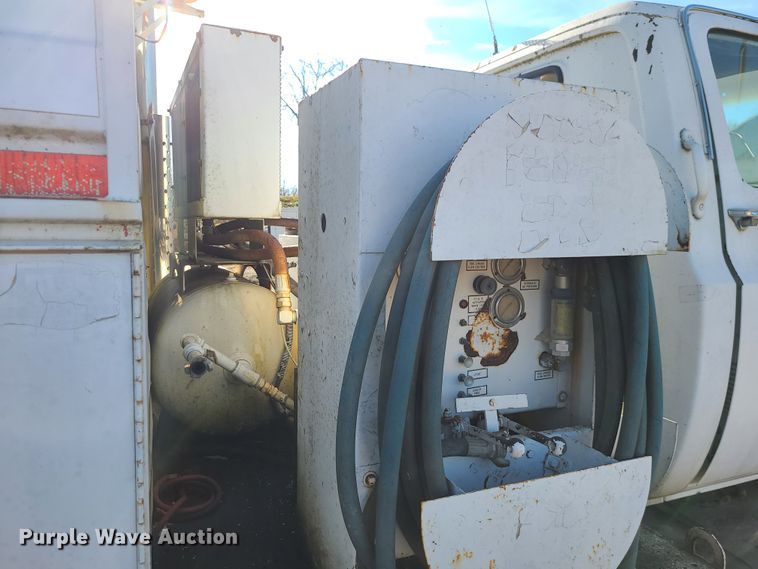 image for item GB9129 1990 GMC TopKick  utility / service truck