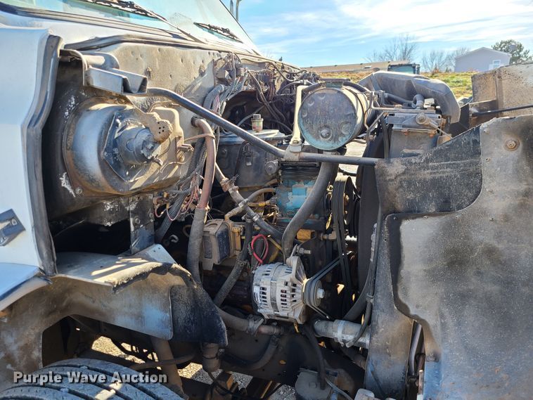 image for item GB9129 1990 GMC TopKick  utility / service truck